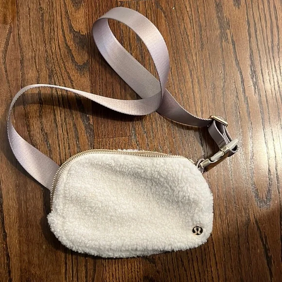 lululemon belt bag white sherpa lululemon athletica | Bags | White Sherpa Lulu Lemon Belt Bag